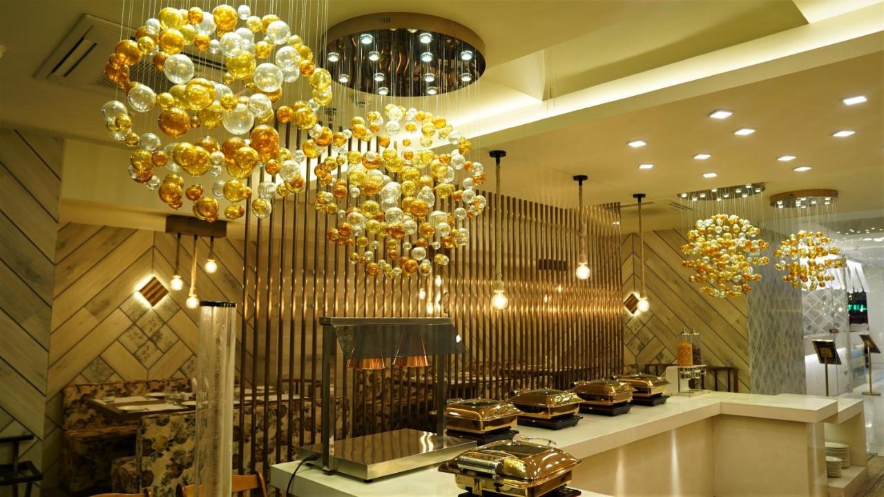 De Glance Hotel Surate Extérieur photo