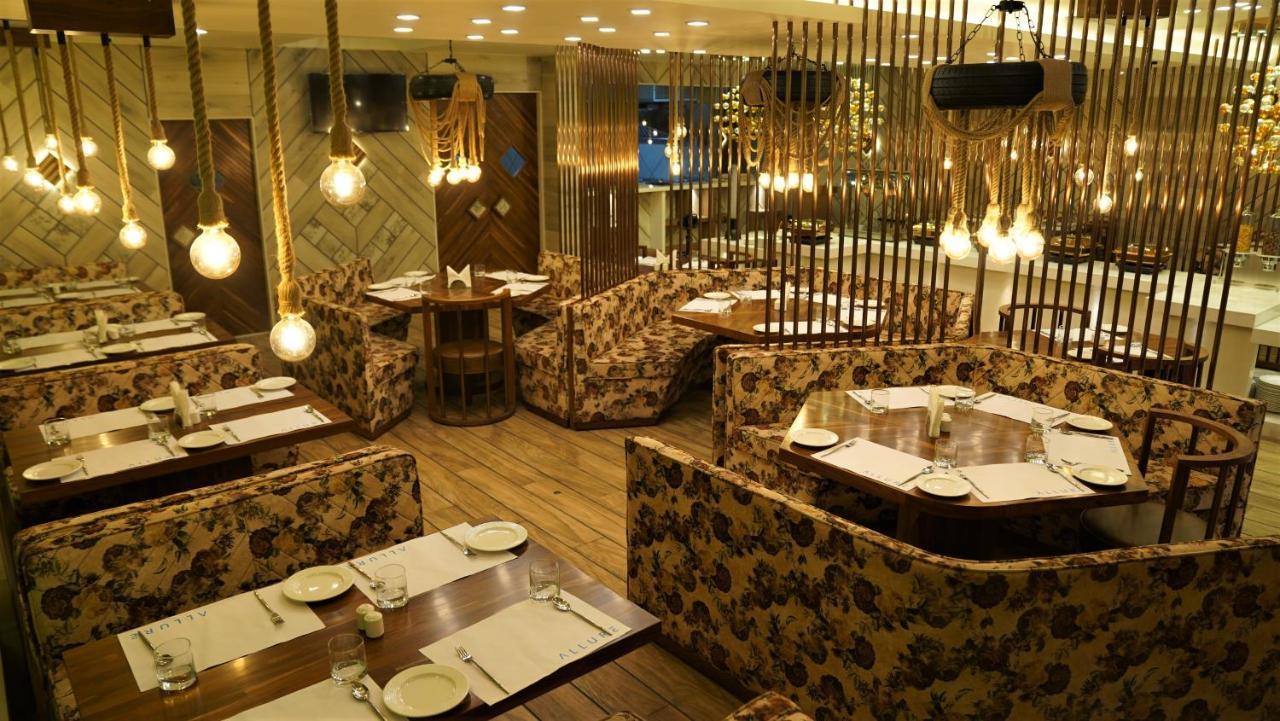 De Glance Hotel Surate Extérieur photo
