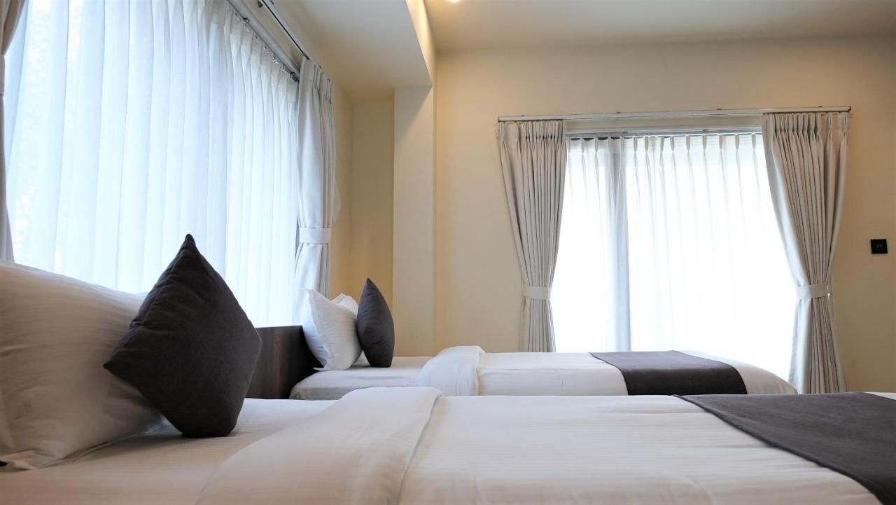 De Glance Hotel Surate Extérieur photo