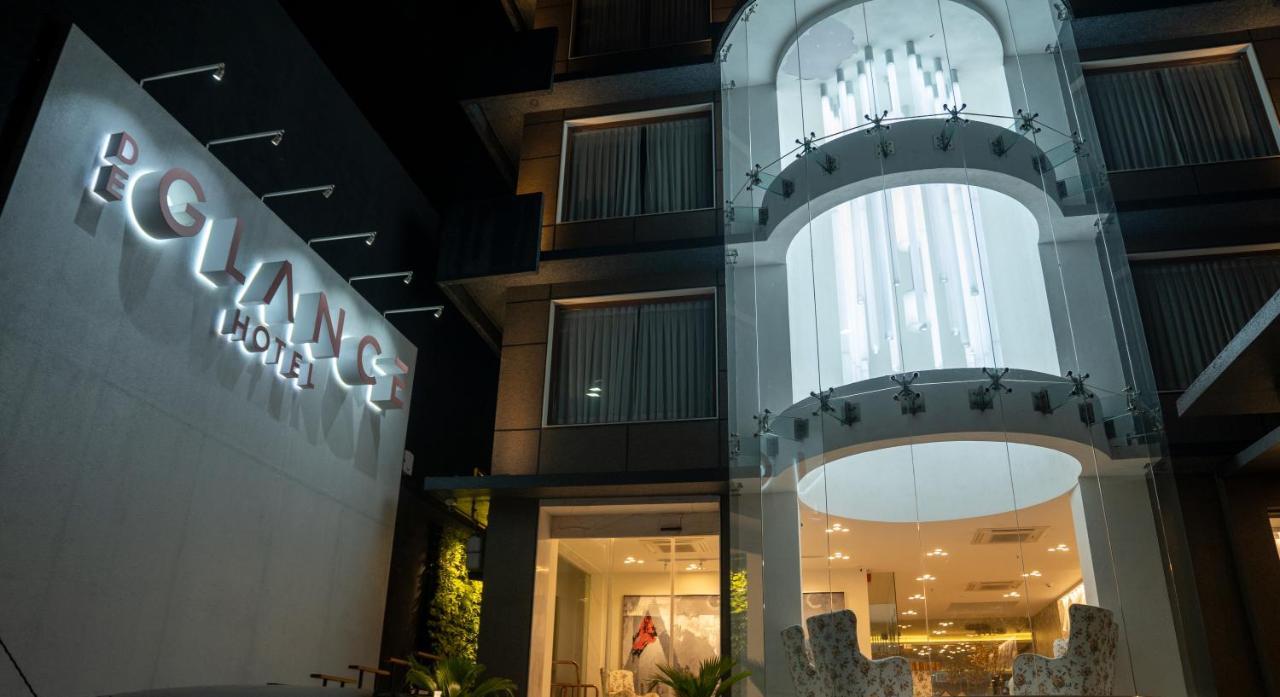 De Glance Hotel Surate Extérieur photo